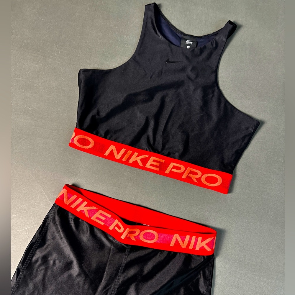 Nike Pro Set (Leggings and Top) Dri Fit Size M